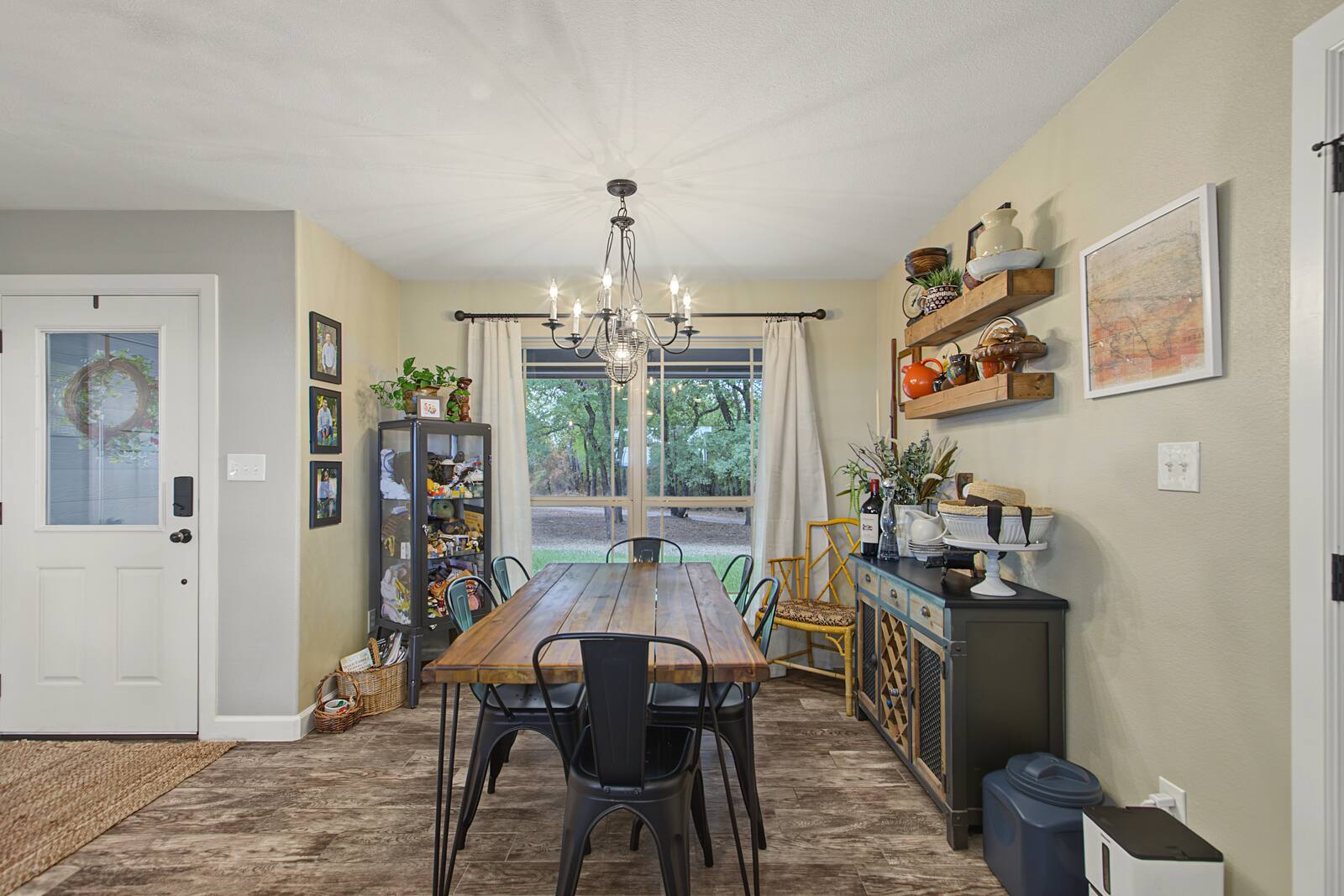 Dining Room 3 at 3207 FM 2048