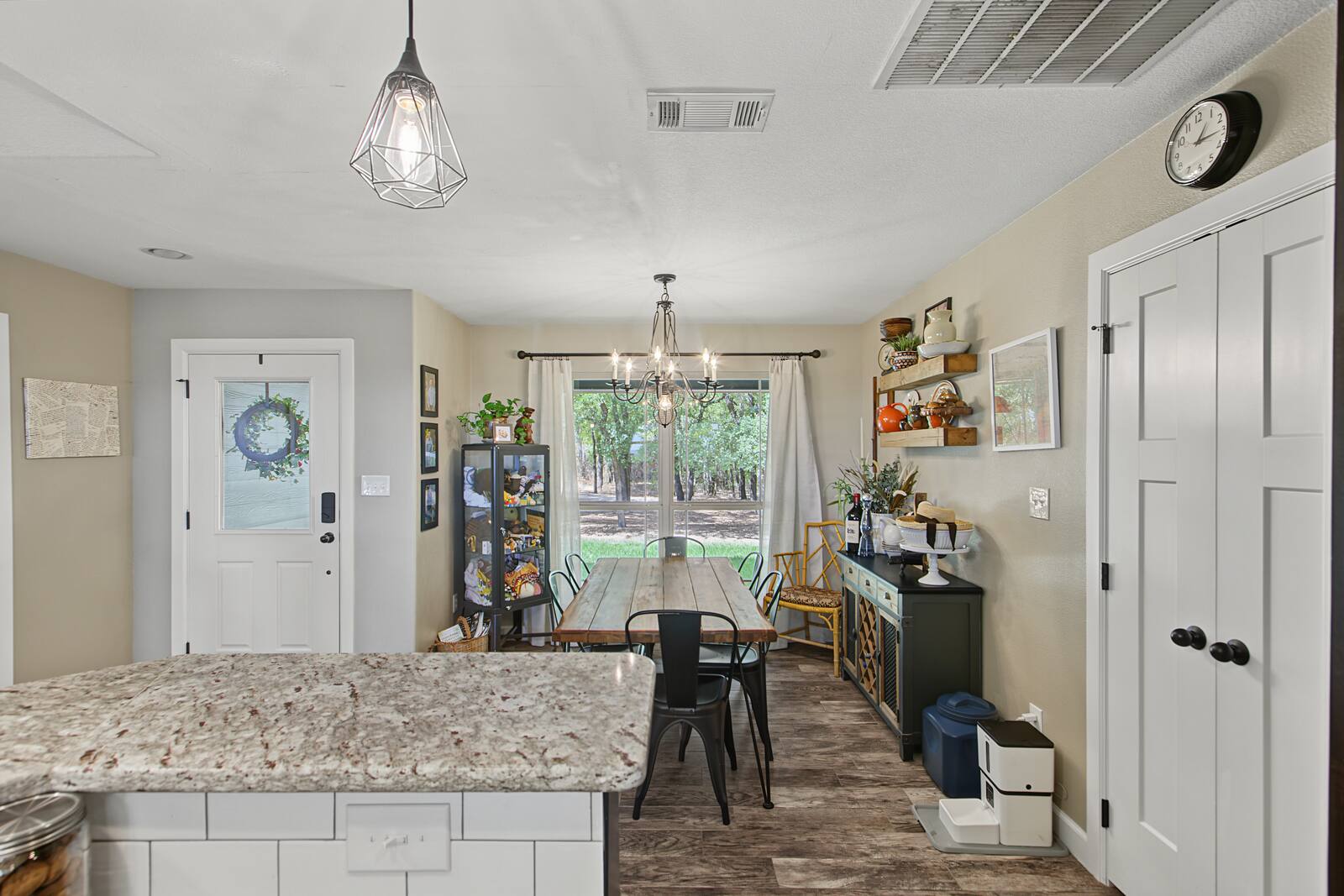 Kitchen 11 at 3207 FM 2048