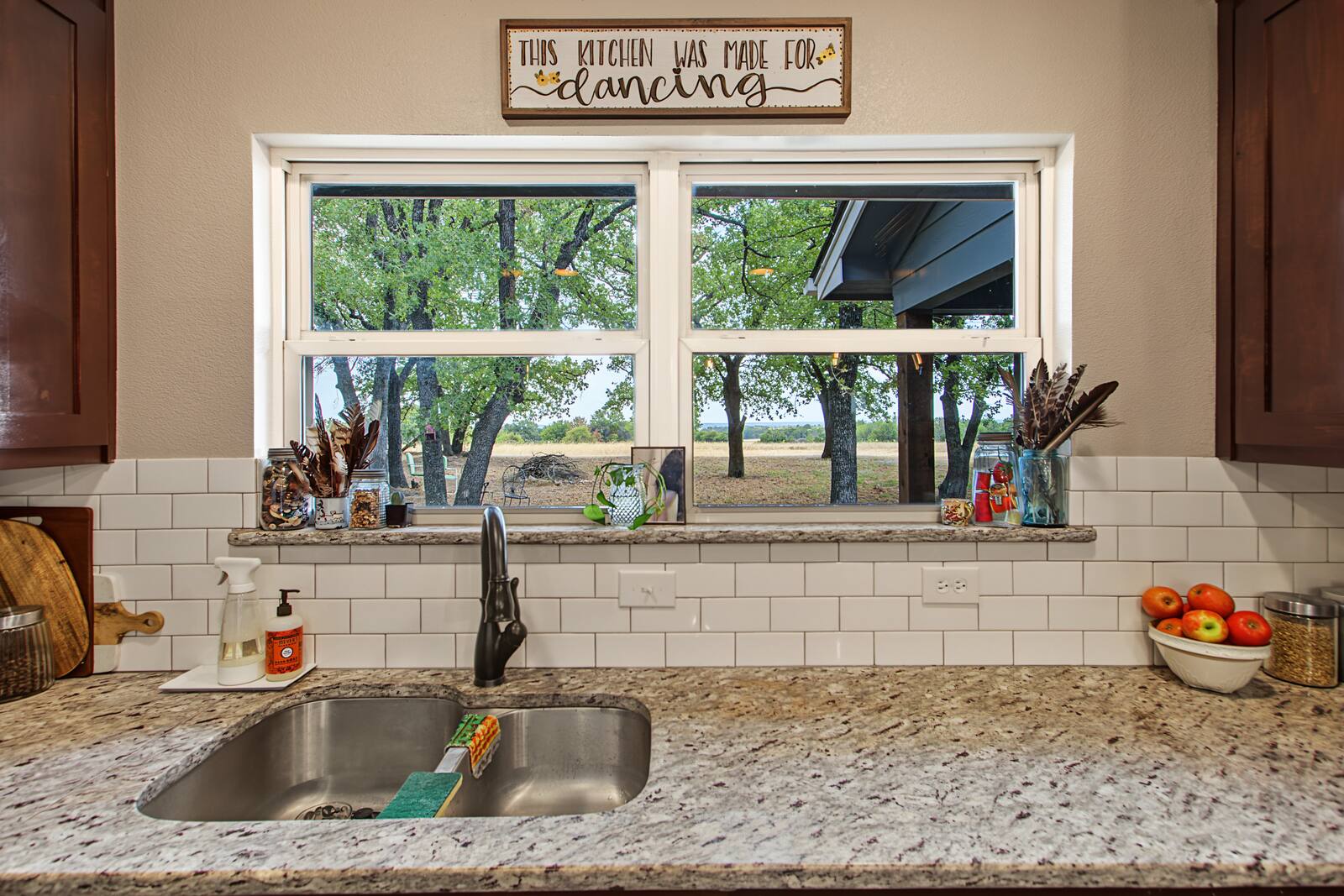 Kitchen 13 at 3207 FM 2048