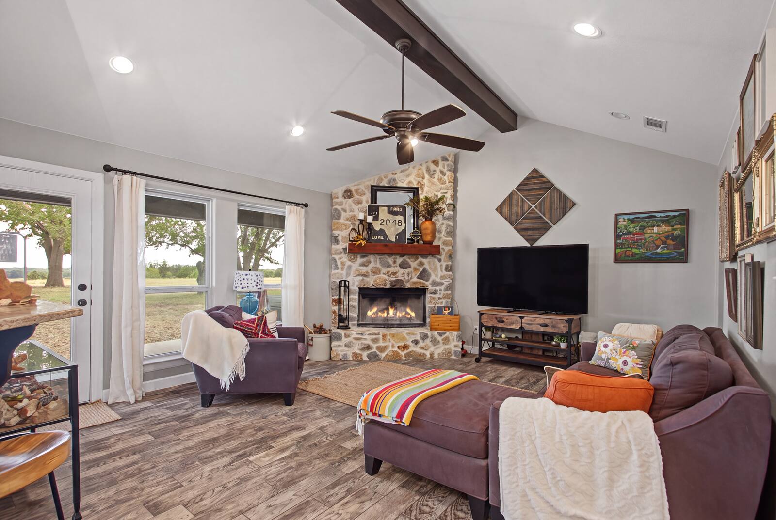 Living Room 5 at 3207 FM 2048